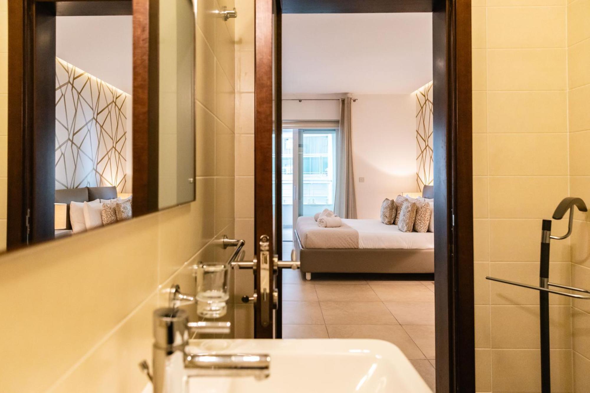 Luxury Seafront 3Br With Pool By Arcobnb Sliema Exterior foto